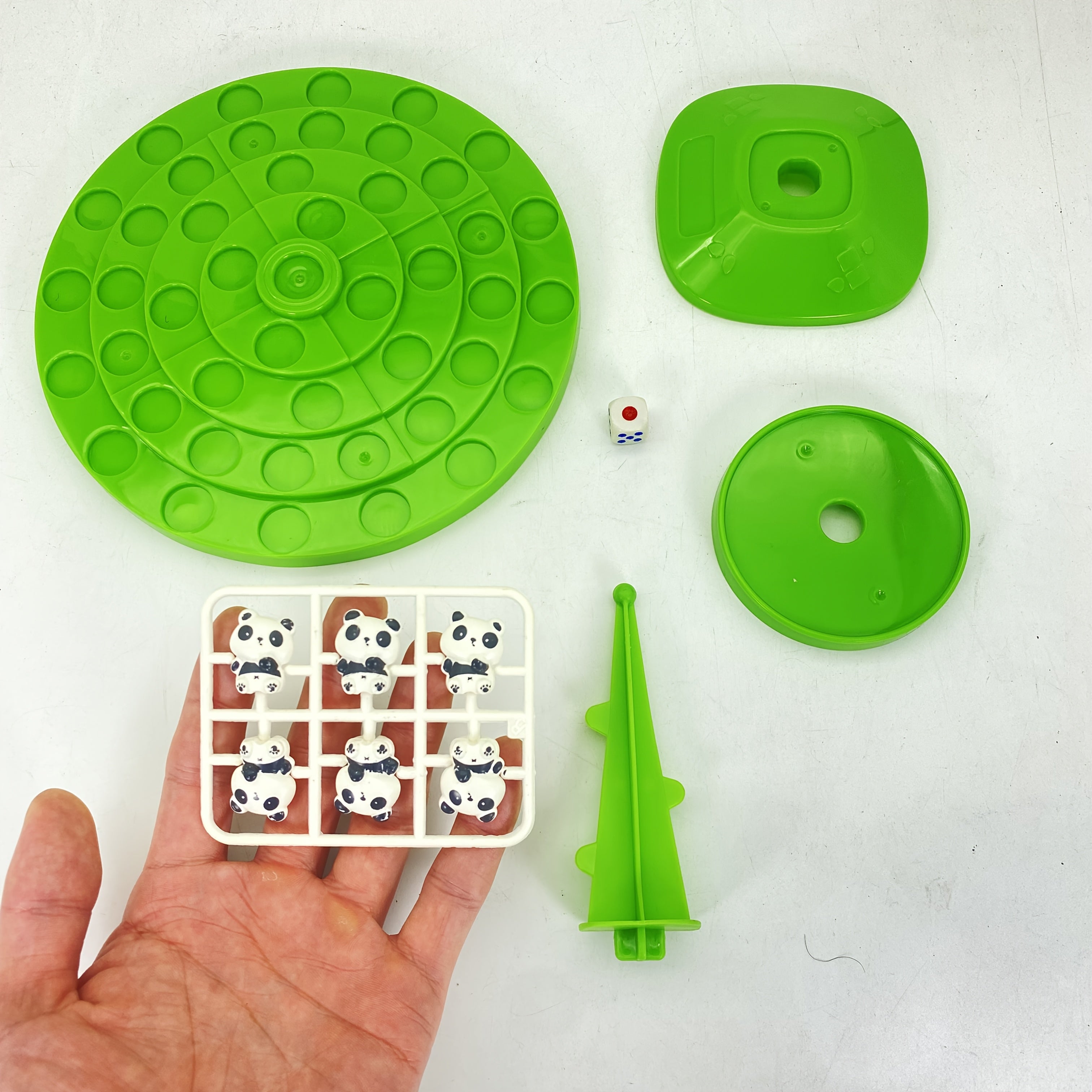 Jeu d'équilibre Panda - Puzzle interactif familial avec 46 défis amusants, base en plastique vert et figurines de pandas noir\u002Fblanc, jeu éducatif STEM pour enfants et parents