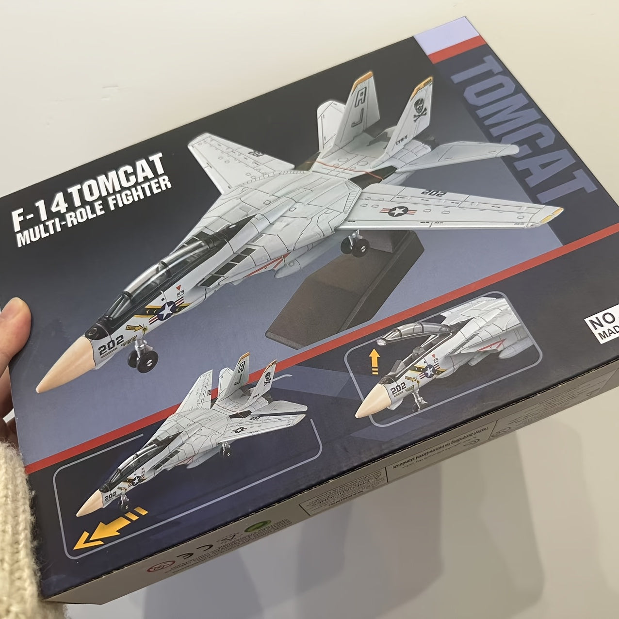 Modèle de Chasseur F-14 - Modèle d'Avion Détailé avec Support, Idéal pour les Passionnés Militaires & Cadeau Parfait, Kit de Construction Avion Militaire | Modèle Réaliste d'Aéronef | Kit de Modélisme Aérien